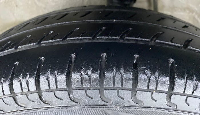 2018 Maruti Alto 800 LXI, Petrol, Manual, 13,461 km, Left Front Tyre Tread