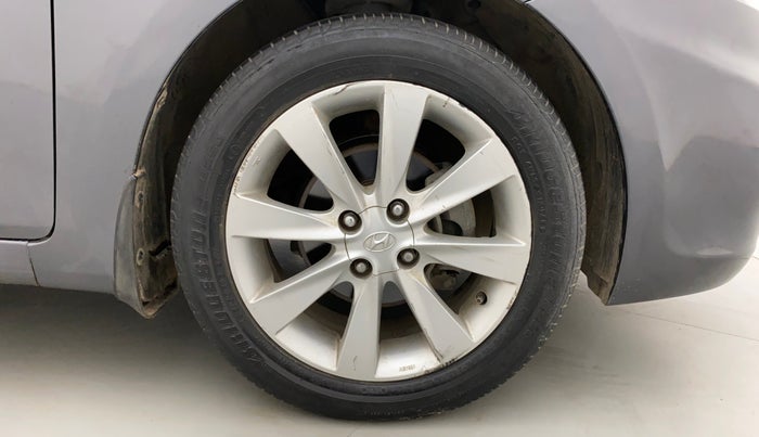 2013 Hyundai Verna FLUIDIC 1.6 VTVT SX, Petrol, Manual, 61,812 km, Right Front Wheel