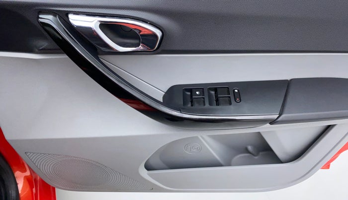 2020 Tata Tiago XZ+ 1.2 Revotron, Petrol, Manual, 8,135 km, Driver Side Door Panels Control