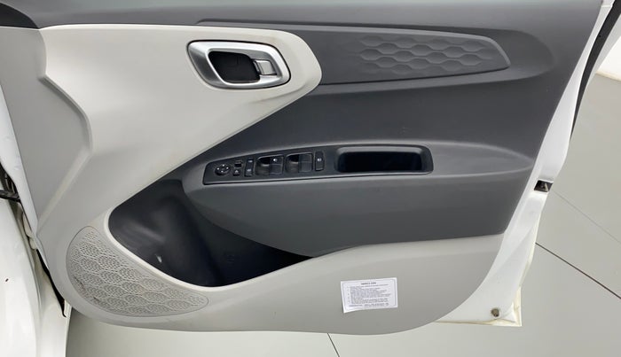 2022 Hyundai GRAND I10 NIOS SPORTZ 1.2 KAPPA VTVT CNG, CNG, Manual, 35,079 km, Driver Side Door Panels Control