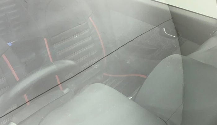 2016 Maruti Alto 800 LXI, Petrol, Manual, 49,703 km, Front windshield - Minor spot on windshield