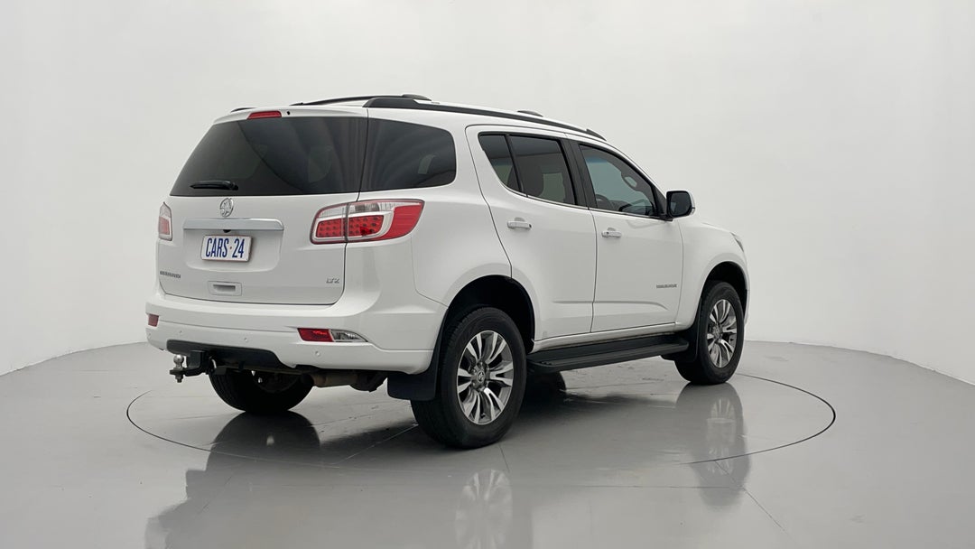 Right Back Diagonal (45- Degree) View