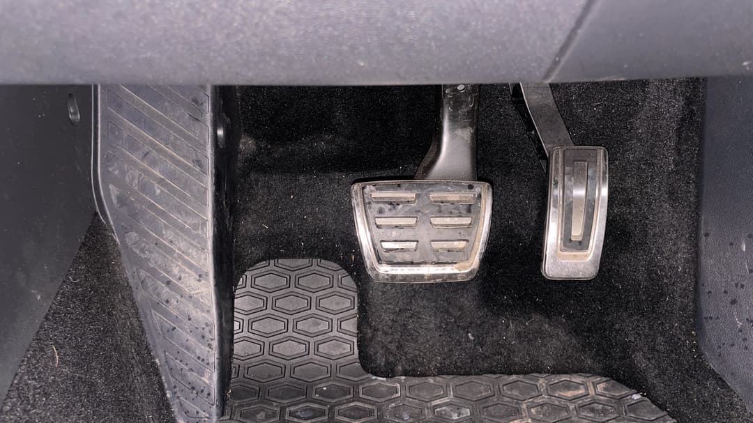 2019 SKODA Karoq 110tsi, Automatic, 62939 km, Pedals and Footmat