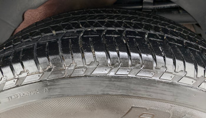 2018 Mahindra XUV500 W9, Diesel, Manual, 1,15,294 km, Left Rear Tyre Tread