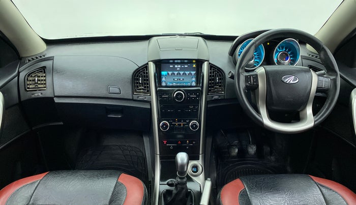 2018 Mahindra XUV500 W9, Diesel, Manual, 1,15,294 km, Dashboard