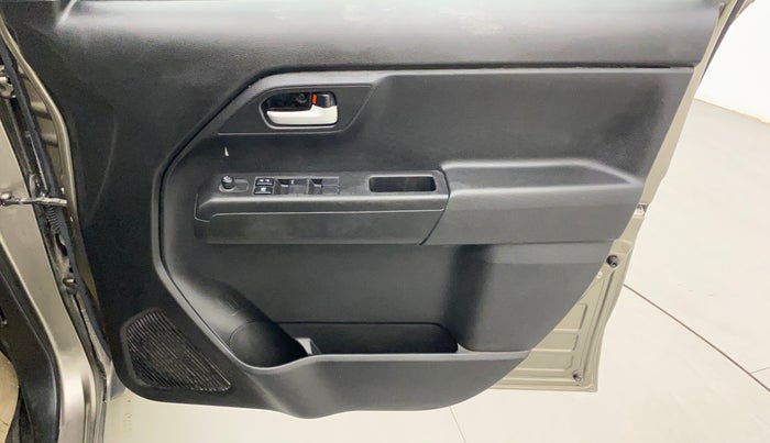 2022 Maruti New Wagon-R VXI 1.0 AMT, Petrol, Automatic, 22,666 km, Driver Side Door Panels Control