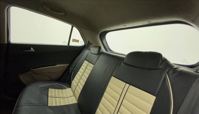 2013 Hyundai Grand i10 SPORTZ 1.2 KAPPA VTVT, Petrol, Manual, 79,284 km, Right Side Rear Door Cabin
