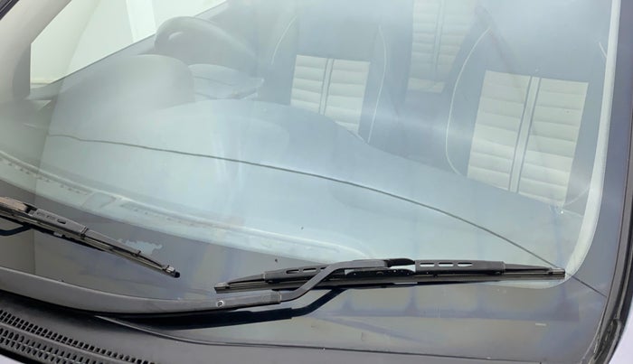2013 Hyundai Grand i10 SPORTZ 1.2 KAPPA VTVT, Petrol, Manual, 79,205 km, Front windshield - Minor spot on windshield