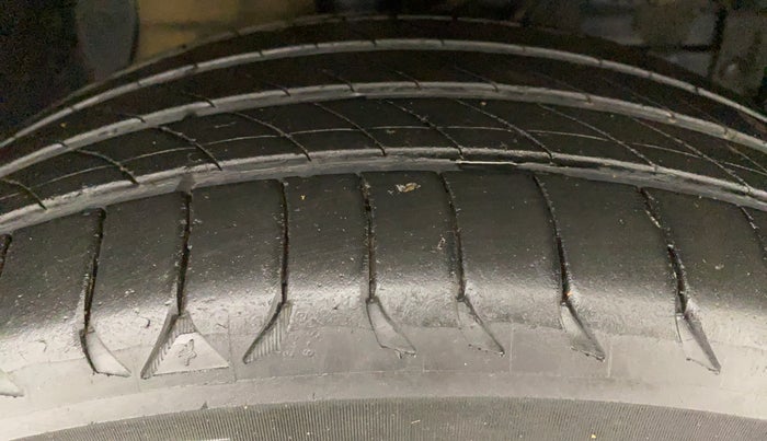 2018 Maruti Vitara Brezza ZDI PLUS, Diesel, Manual, 93,643 km, Right Front Tyre Tread