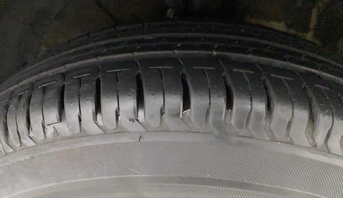 2017 Maruti Dzire VXI AMT, Petrol, Automatic, 42,759 km, Left Front Tyre Tread