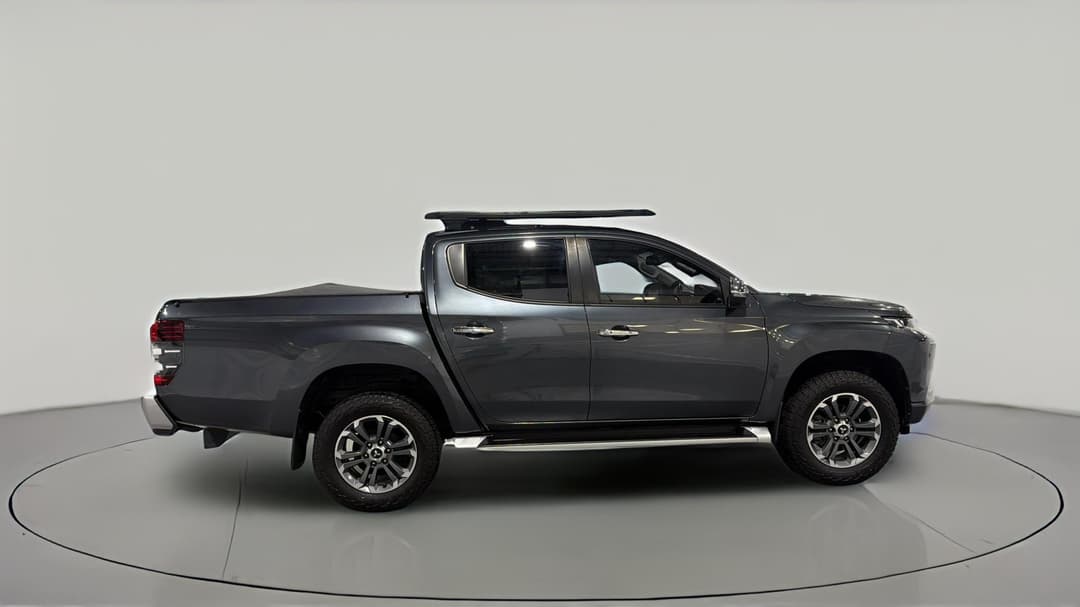 2020 Mitsubishi Triton Gls (4x4), Automatic, 76130 km, Right Side View