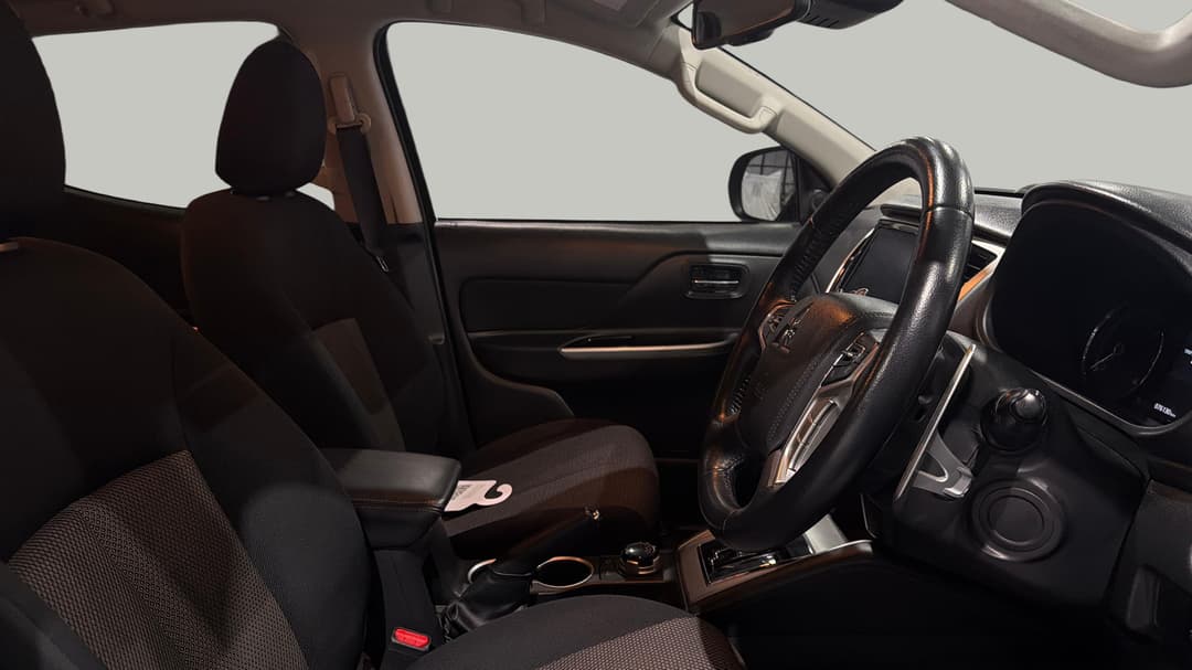 2020 Mitsubishi Triton Gls (4x4), Automatic, 76130 km, Right Side Front Door Cabin View