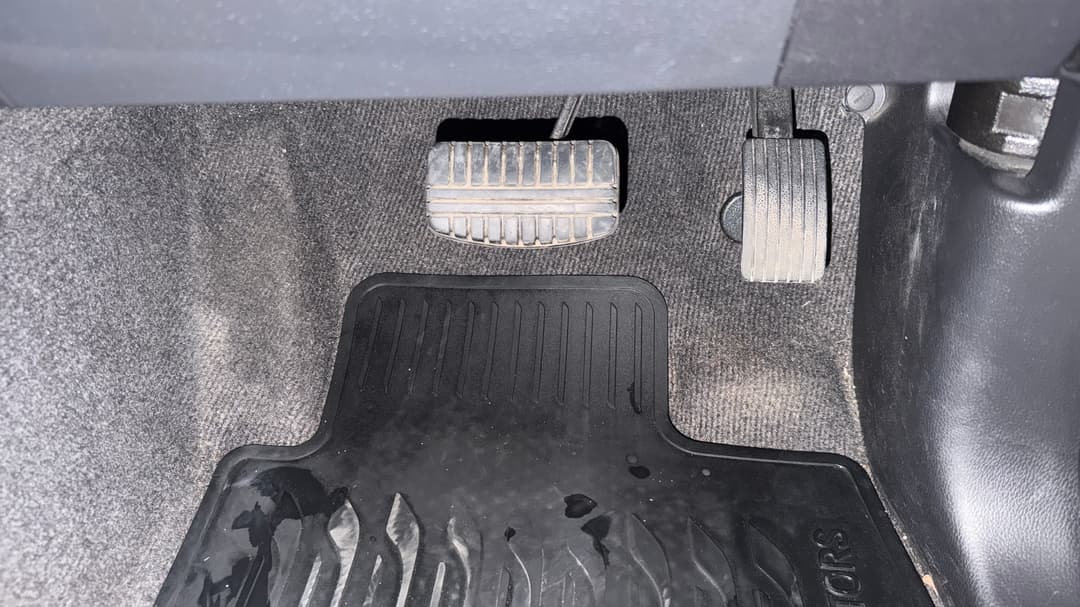 2020 Mitsubishi Triton Gls (4x4), Automatic, 76130 km, Pedals and Footmat