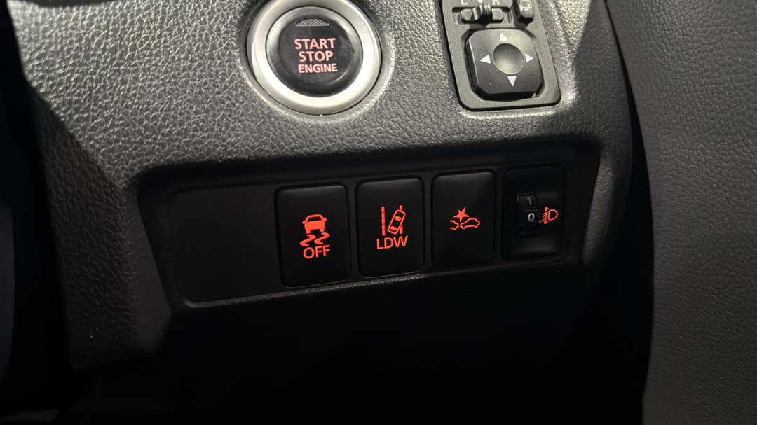 2020 Mitsubishi Triton Gls (4x4), Automatic, 76130 km, Utility Switches/Buttons