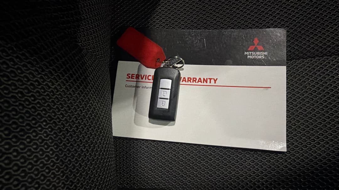 2020 Mitsubishi Triton Gls (4x4), Automatic, 76130 km, Key Close-up