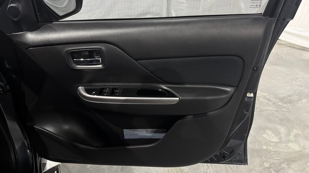 2020 Mitsubishi Triton Gls (4x4), Automatic, 76130 km, Speaker View