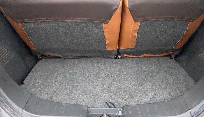 2011 Maruti Wagon R 1.0 VXI, Petrol, Manual, 86,708 km, Boot Inside