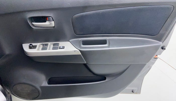 2011 Maruti Wagon R 1.0 VXI, Petrol, Manual, 86,708 km, Driver Side Door Panels Control