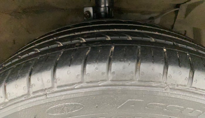 2019 Maruti Ciaz ALPHA 1.5 SHVS PETROL, Petrol, Manual, 62,586 km, Right Front Tyre Tread