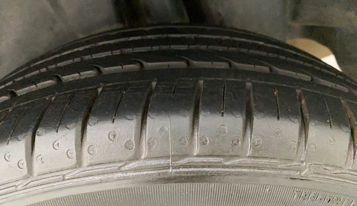 2019 Maruti Ciaz ALPHA 1.5 SHVS PETROL, Petrol, Manual, 62,586 km, Left Rear Tyre Tread