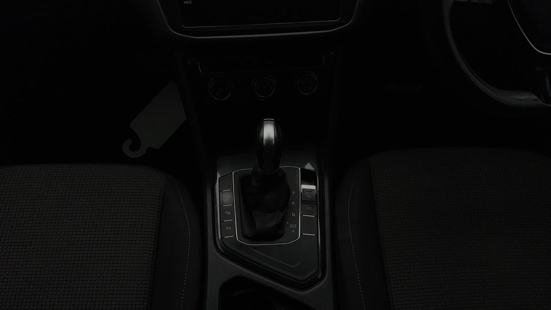 2018 Volkswagen Tiguan 110 Tsi Trendline, Automatic, 74779 km, Gear Lever 