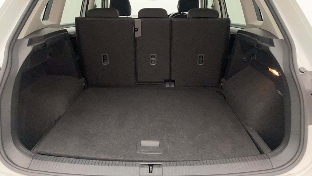 2018 Volkswagen Tiguan 110 Tsi Trendline, Automatic, 74779 km, Boot Inside View