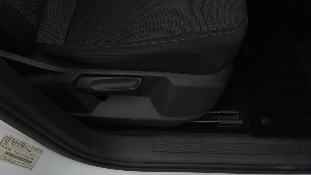 2018 Volkswagen Tiguan 110 Tsi Trendline, Automatic, 74779 km, Drivers Side Adjustment Panel