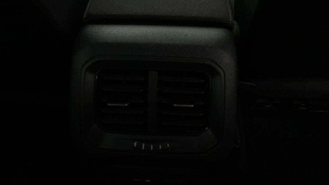 2018 Volkswagen Tiguan 110 Tsi Trendline, Automatic, 74779 km, Rear A/C Vent