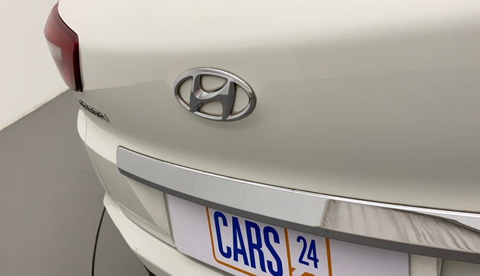 2015 Hyundai Creta SX 1.6 DIESEL, Diesel, Manual, 1,07,555 km, Dicky (Boot door) - Paint has minor damage