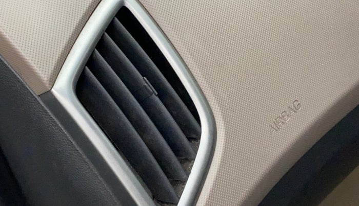 2015 Hyundai Creta SX 1.6 DIESEL, Diesel, Manual, 1,07,555 km, AC Unit - Front vent has minor damage
