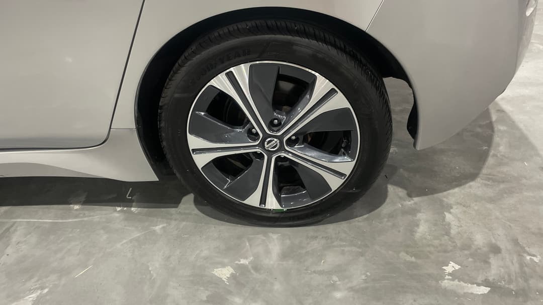 2021 Nissan Leaf Leaf, Automatic, 35226 km, Left Rear Wheel
