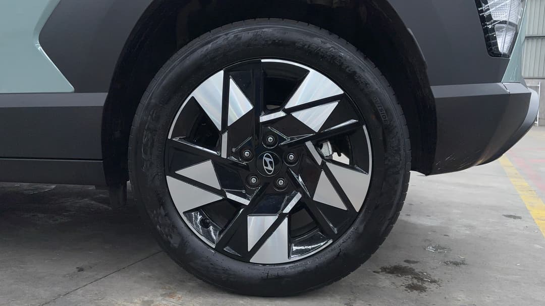2025 Hyundai Kona Kona, Automatic, 11165 km, Left Rear Wheel