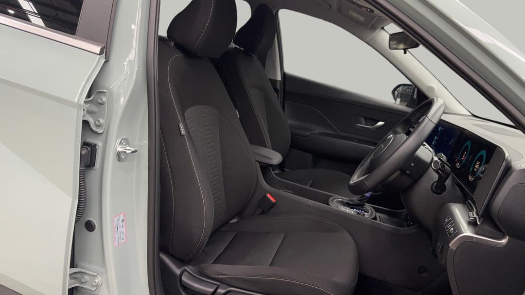 2025 Hyundai Kona Kona, Automatic, 11165 km, Right Side Front Door Cabin View