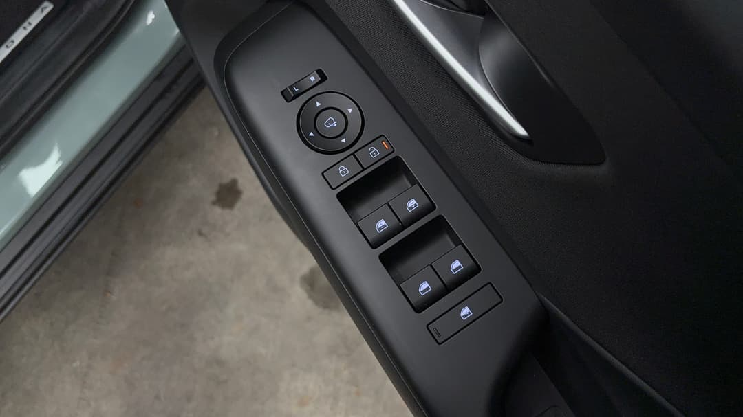 2025 Hyundai Kona Kona, Automatic, 11165 km, Drivers Side Door Panel Controls