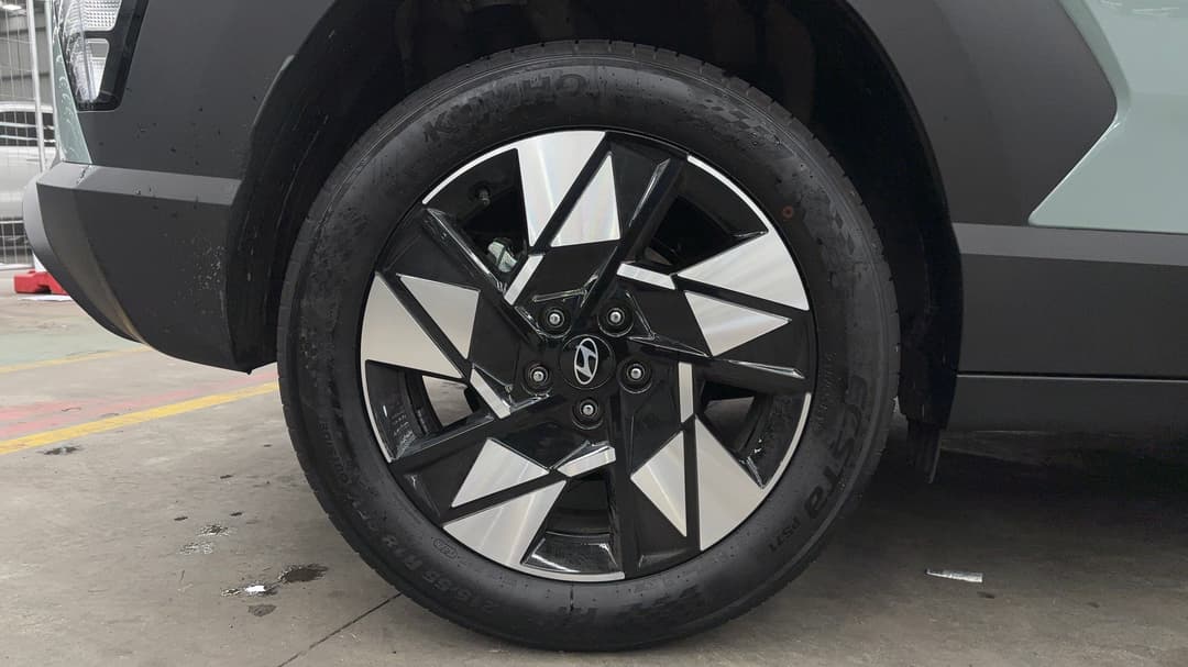 2025 Hyundai Kona Kona, Automatic, 11165 km, Right Rear Wheel