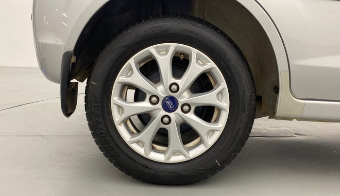 2013 Ford Figo 1.2 TITANIUM DURATEC, Petrol, Manual, 28,257 km, Right Rear Wheel