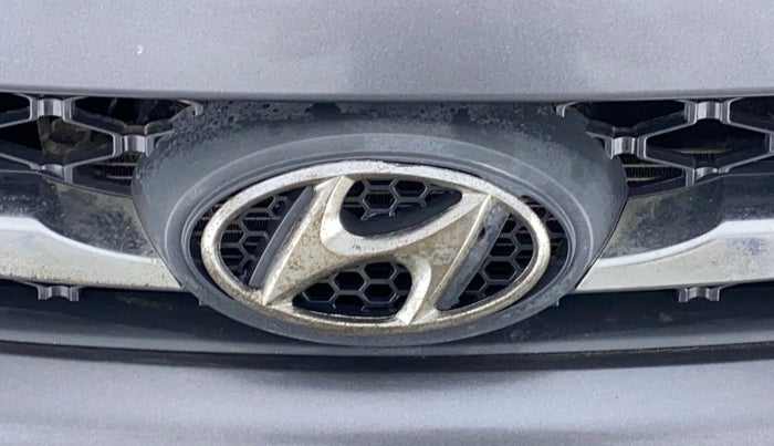 2011 Hyundai i10 MAGNA 1.2 KAPPA2, Petrol, Manual, 21,596 km, Front monogram/logo - Slight discoloration