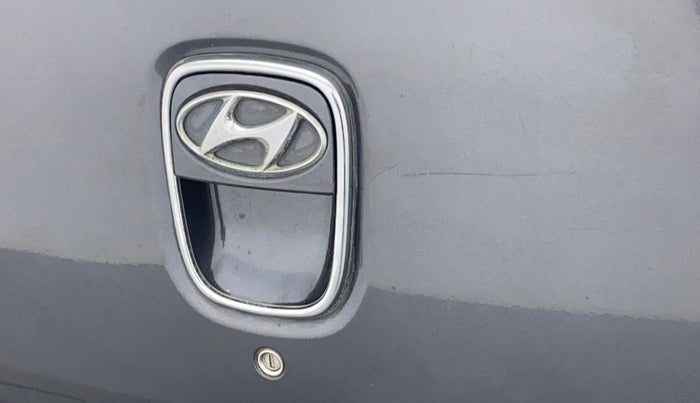 2011 Hyundai i10 MAGNA 1.2 KAPPA2, Petrol, Manual, 21,596 km, Rear monogram/logo - Slight discoloration