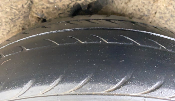 2011 Hyundai i10 MAGNA 1.2 KAPPA2, Petrol, Manual, 21,596 km, Left Rear Tyre Tread