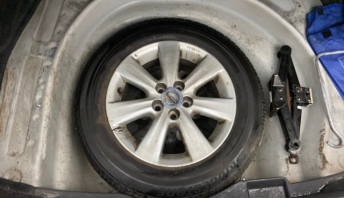 2011 Toyota Corolla Altis 1.8 G, Petrol, Manual, 1,75,128 km, Spare Tyre