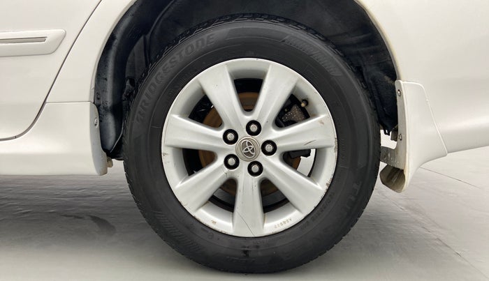 2011 Toyota Corolla Altis 1.8 G, Petrol, Manual, 1,75,128 km, Left Rear Wheel