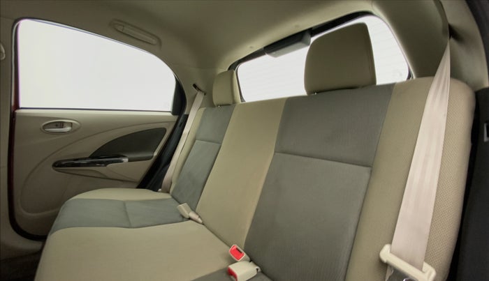 2016 Toyota Etios Liva V  LIMITED, Petrol, Manual, 39,921 km, Right Side Rear Door Cabin
