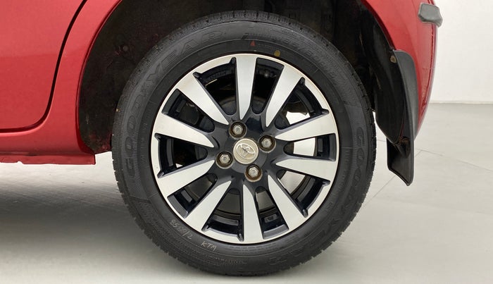 2016 Toyota Etios Liva V  LIMITED, Petrol, Manual, 39,921 km, Left Rear Wheel
