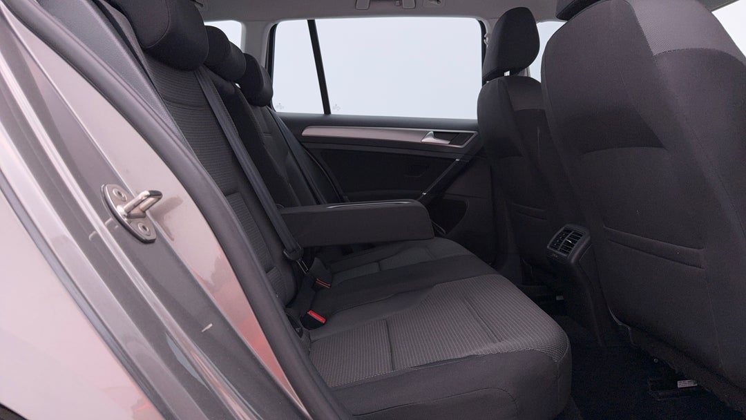 2015 Volkswagen Golf 90 Tsi Comfortline, Automatic, 82224 km, Right Side Rear Door Cabin View