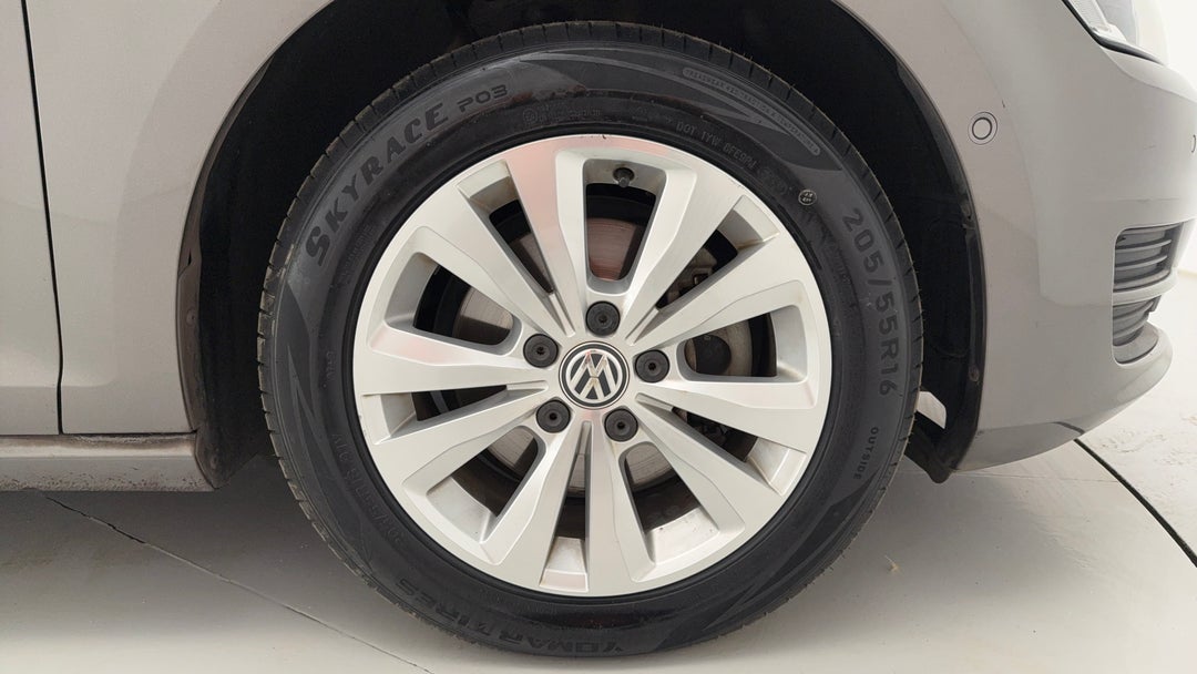 2015 Volkswagen Golf 90 Tsi Comfortline, Automatic, 82224 km, Right Front Wheel