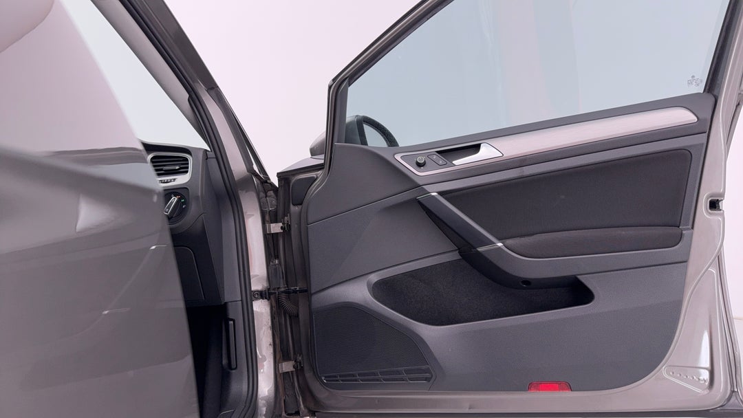 2015 Volkswagen Golf 90 Tsi Comfortline, Automatic, 82224 km, Speaker View