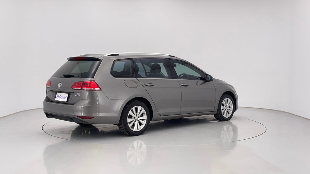 2015 Volkswagen Golf 90 Tsi Comfortline, Automatic, 82224 km, Right Back Diagonal (45- Degree) View