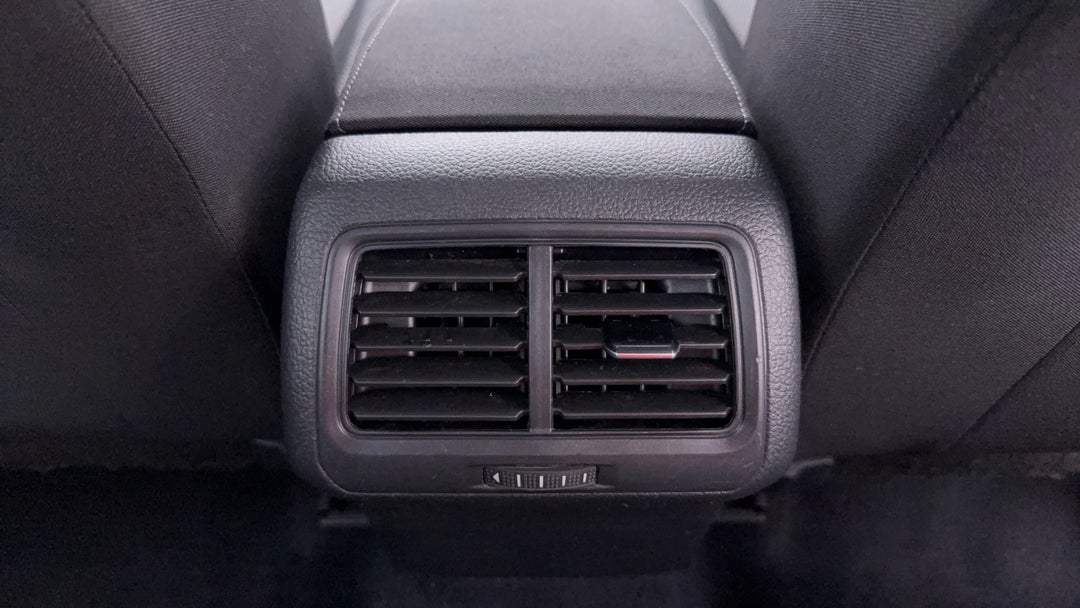 2015 Volkswagen Golf 90 Tsi Comfortline, Automatic, 82224 km, Rear A/C Vent