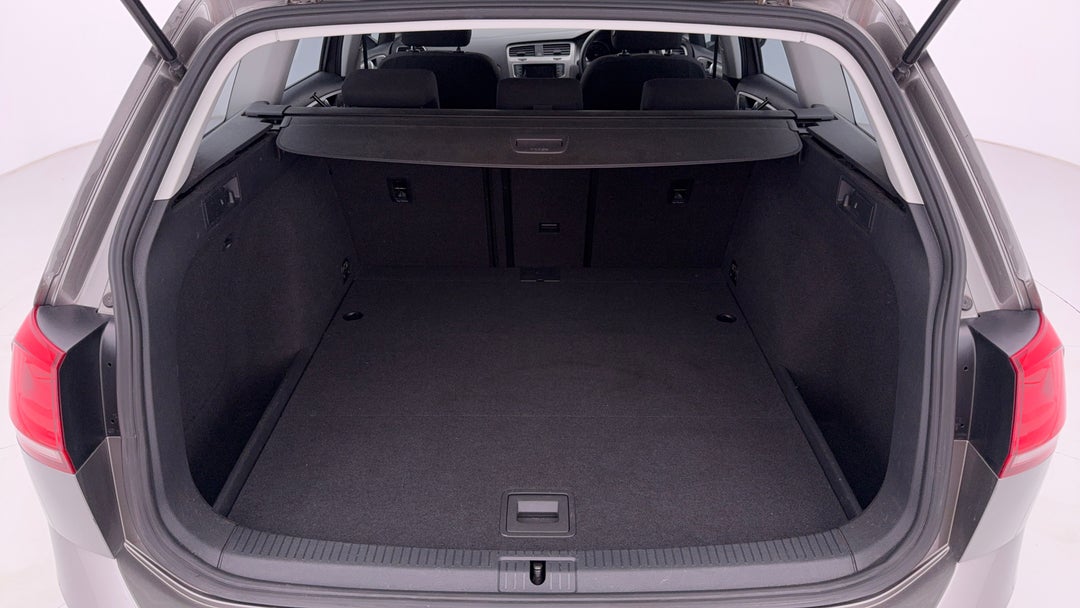 2015 Volkswagen Golf 90 Tsi Comfortline, Automatic, 82224 km, Boot Inside View