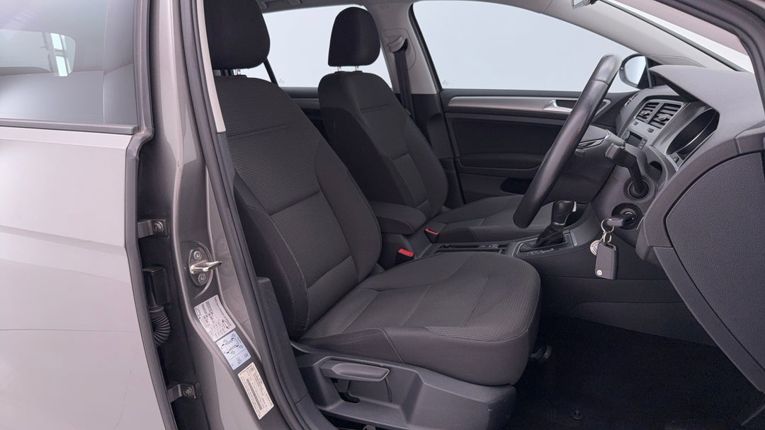 2015 Volkswagen Golf 90 Tsi Comfortline, Automatic, 82224 km, Right Side Front Door Cabin View